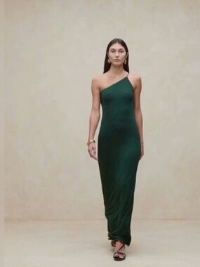 Banana Republic | Dresses | Nwt Olivia Palermo Pleated Off Shoulder Satin Maxi Dress Green Size 0 Petite | Poshmark Banana Republic | Dresses | Nwt Olivia Palermo Pleated Off Shoulder Satin Maxi Dress Green Size 0 Petite | Poshmark